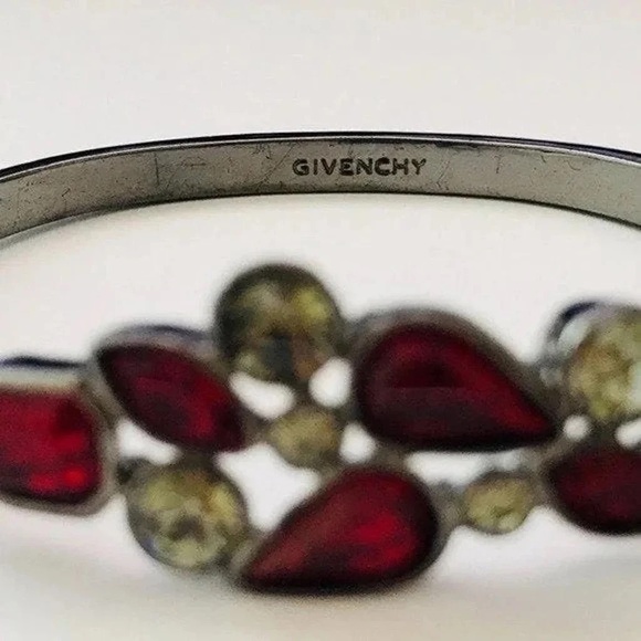 Givenchy Vintage Crystal Bracelet - Picture 4 of 7